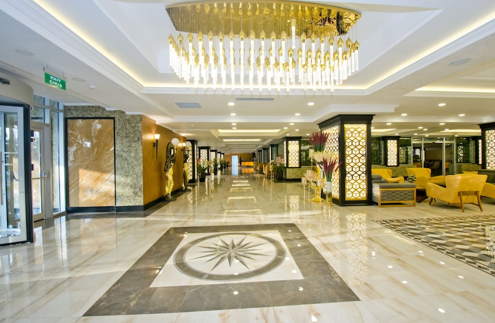 Wyndham Baku 6/50