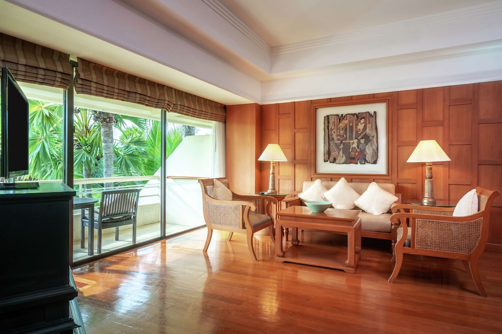 Pullman Phuket Karon Beach Resort 57/80
