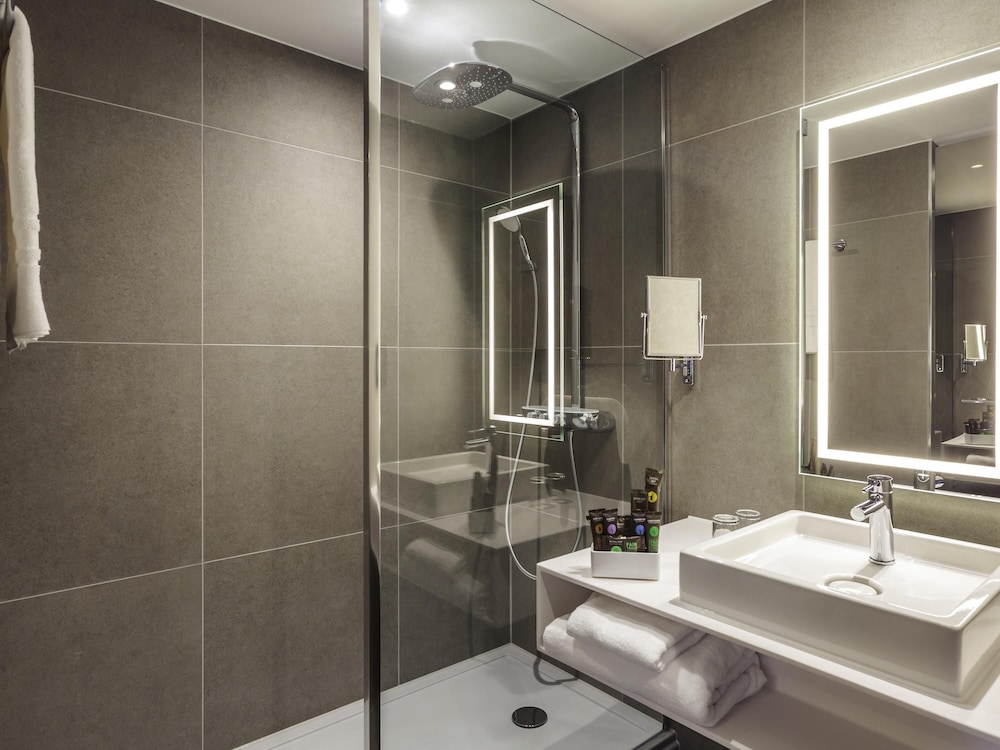 SUPERIOR, SUITE, KING BED
