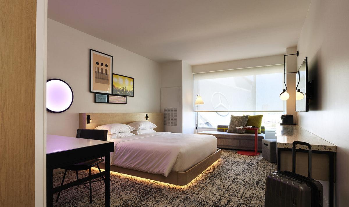 Reverb, King Bed, High Floor