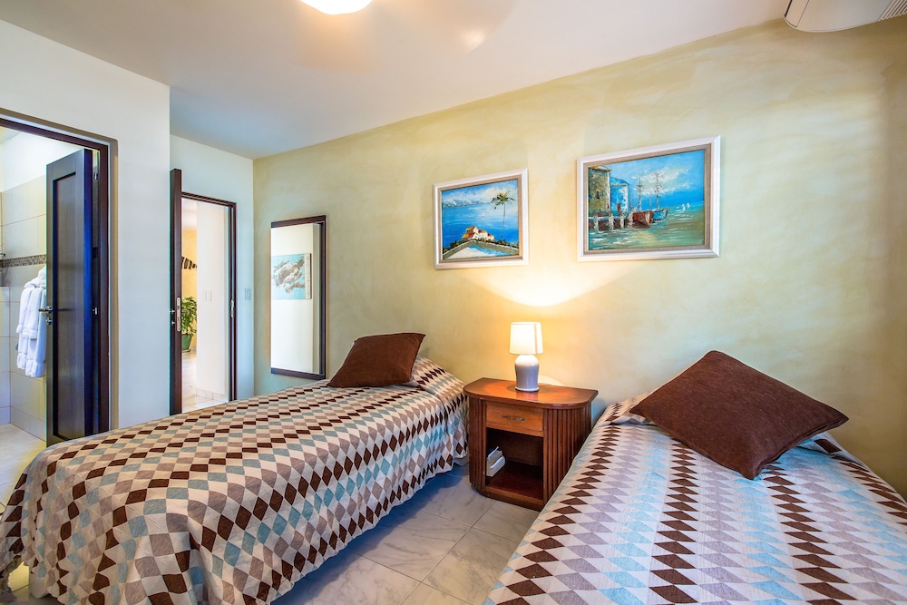 Cabarete Palm Beach Condos 8/50