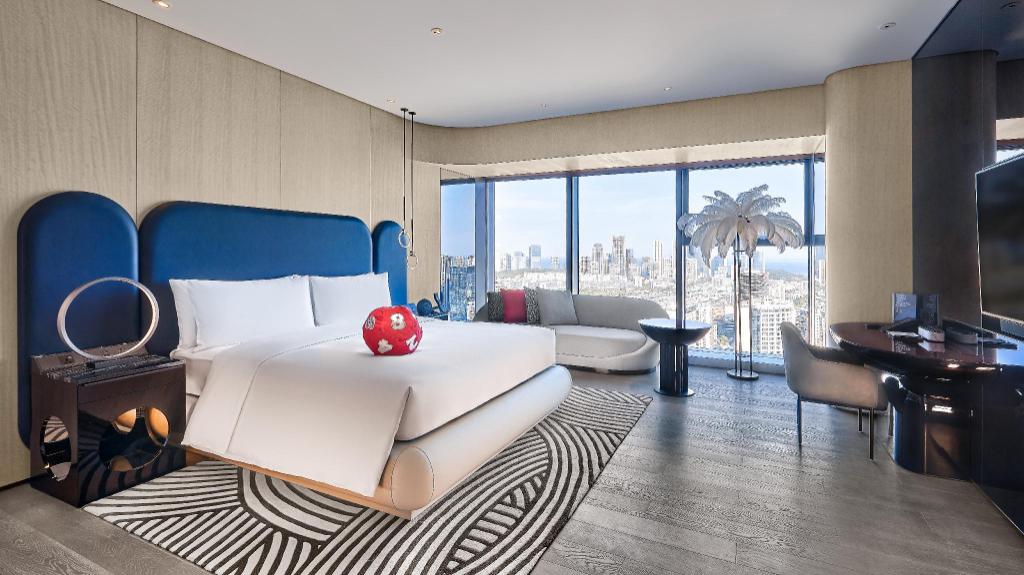 Spectacular, Guest Room, King Bed, Partial Ocean View