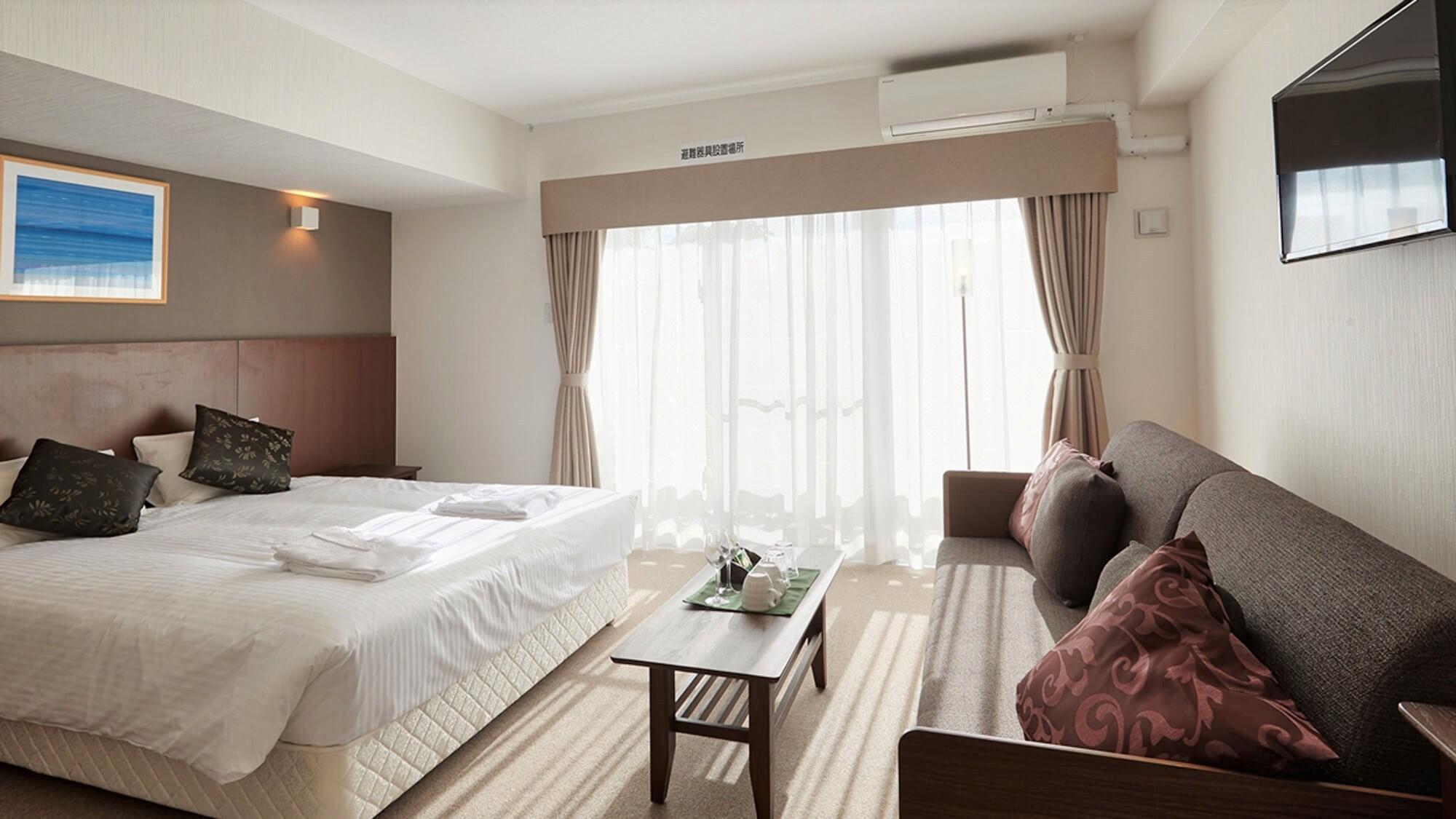 Universal, Condominium, Double Bed