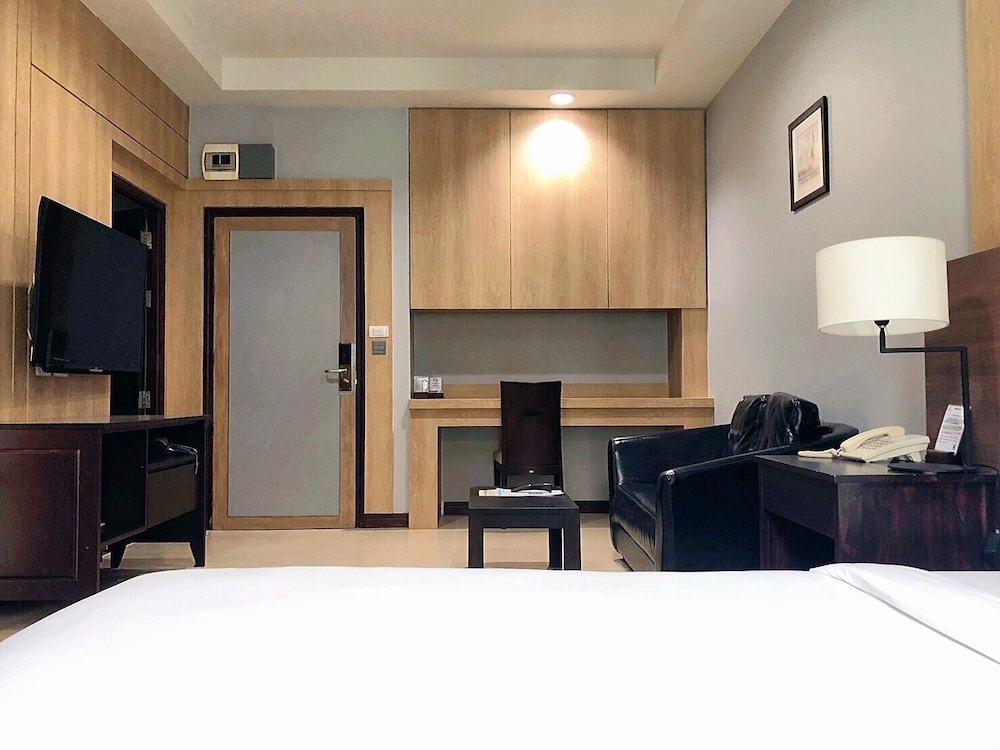 J. Park Hotel 23/62