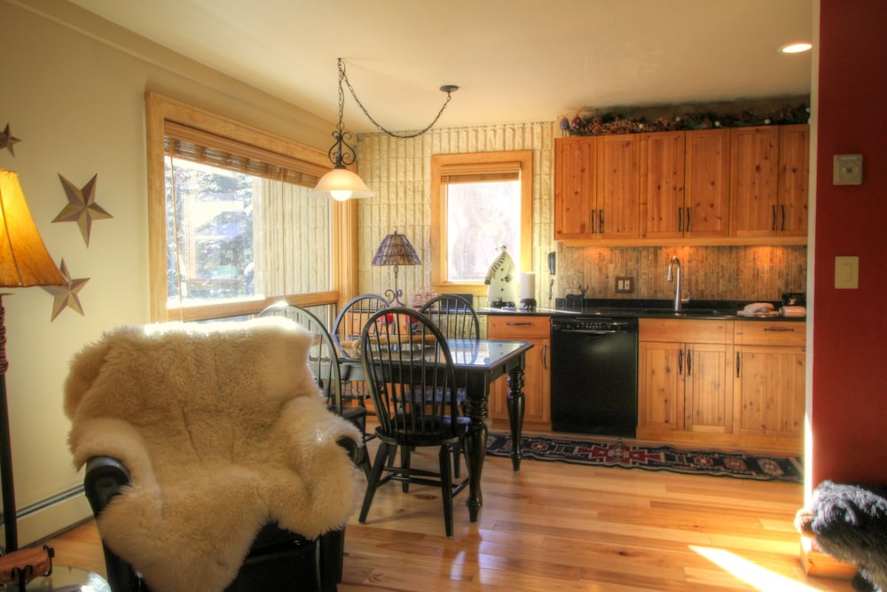 Vail 21 Condominiums 45/60