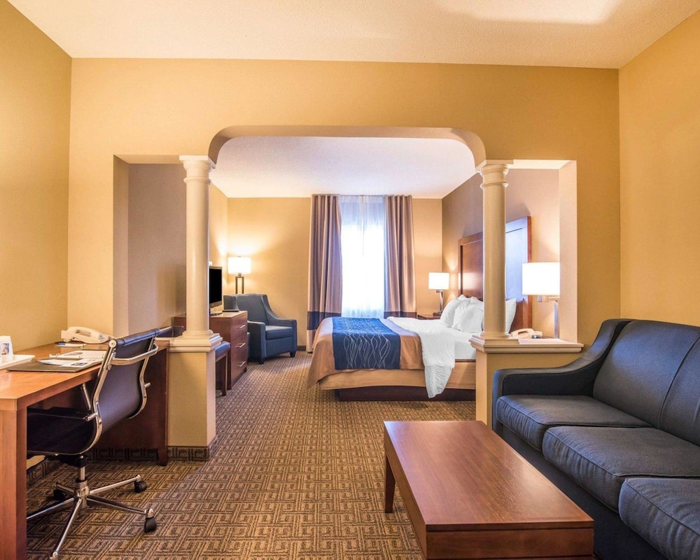 Comfort Inn and Suites Dover-Portsmouth 30/46