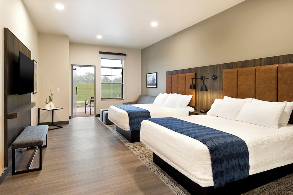 Clubhouse Hotel Suites Sioux Falls 17/67