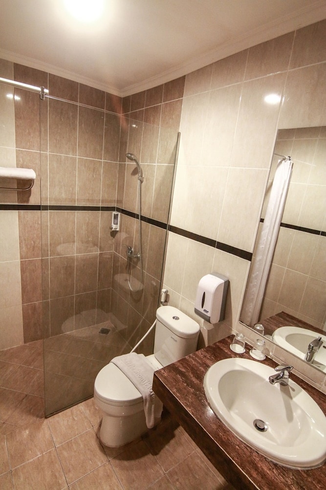 Raffleshom Hotel 17/18