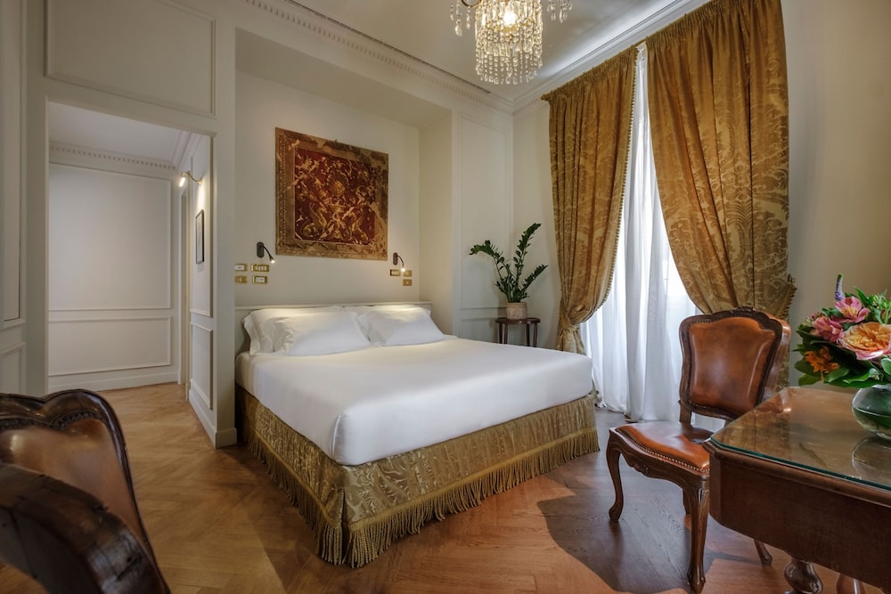 Hotel Locarno 24/73