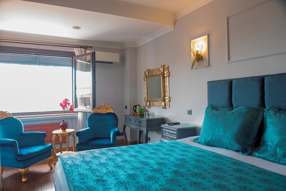 Hotel Daphne 51/64