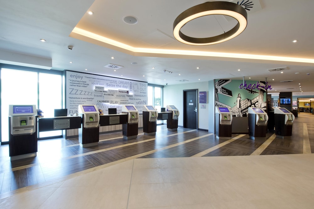 Premier Inn London Heathrow Airport Terminal 4 7/65