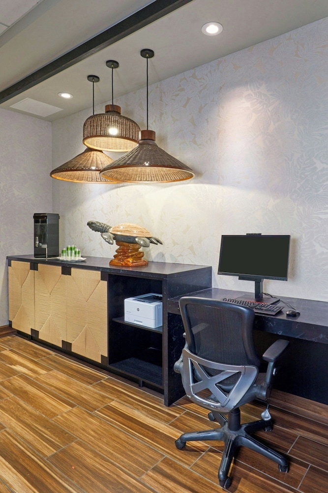 Courtyard By Marriott Oahu North Shore 50/61