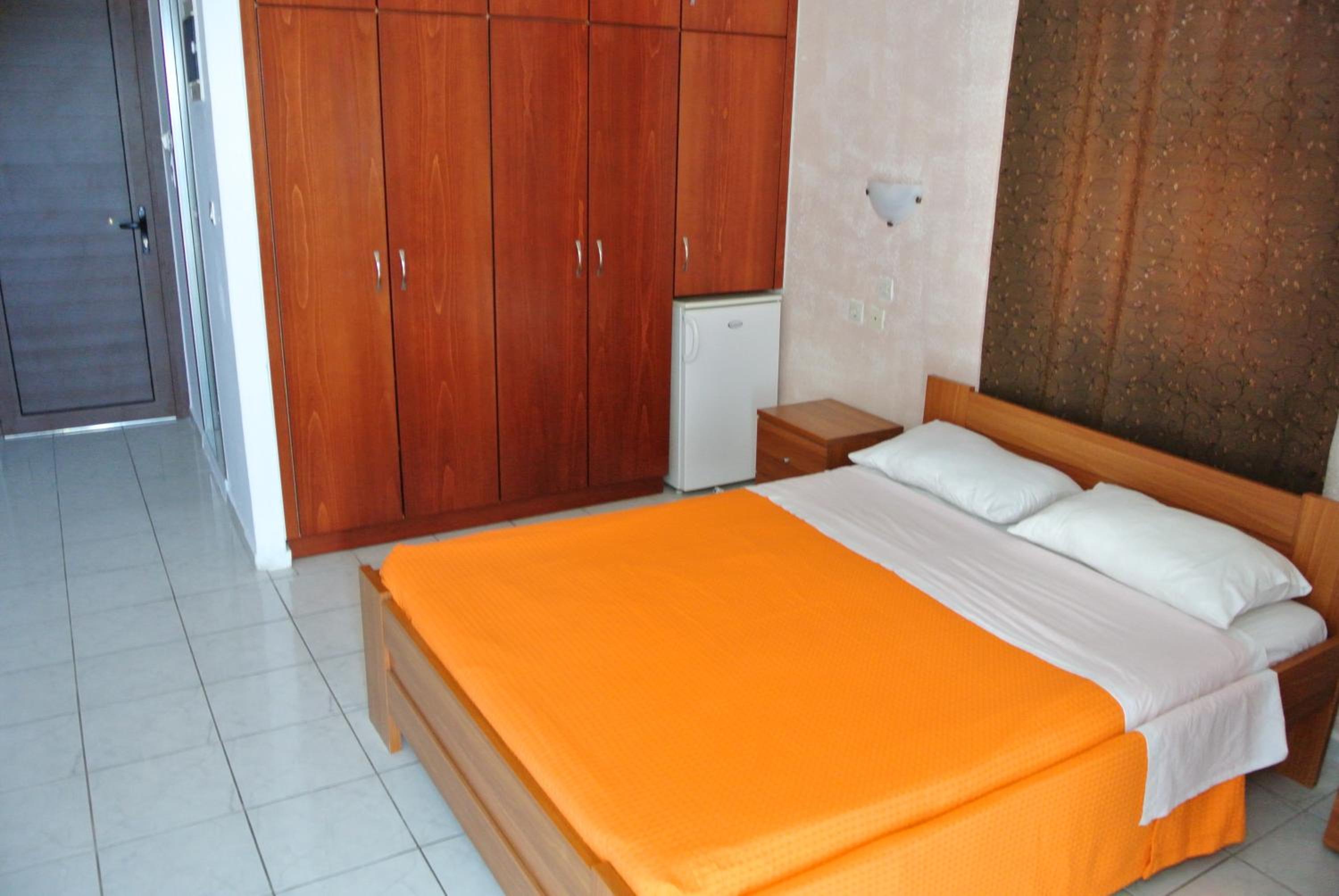 Room, Double or Twin Bed, Pool and Sea View