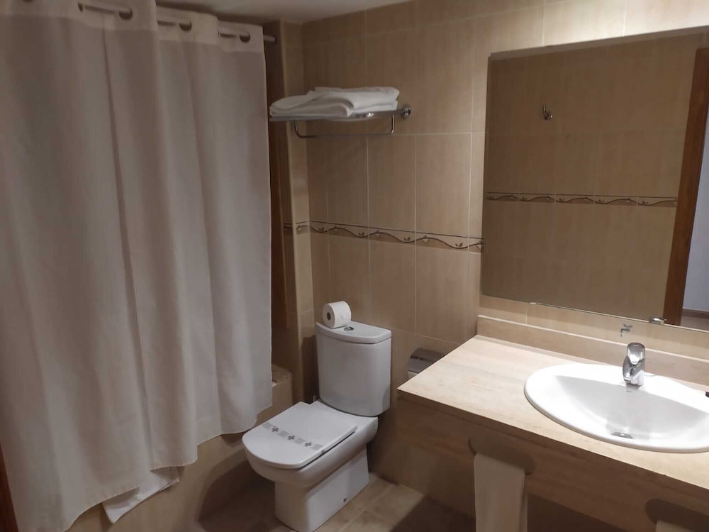 Protur Floriana Resort Aparthotel 28/30