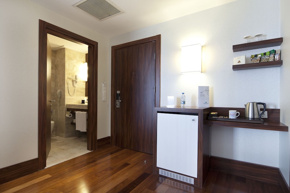 Ikbal Thermal Hotel And Spa 8/74