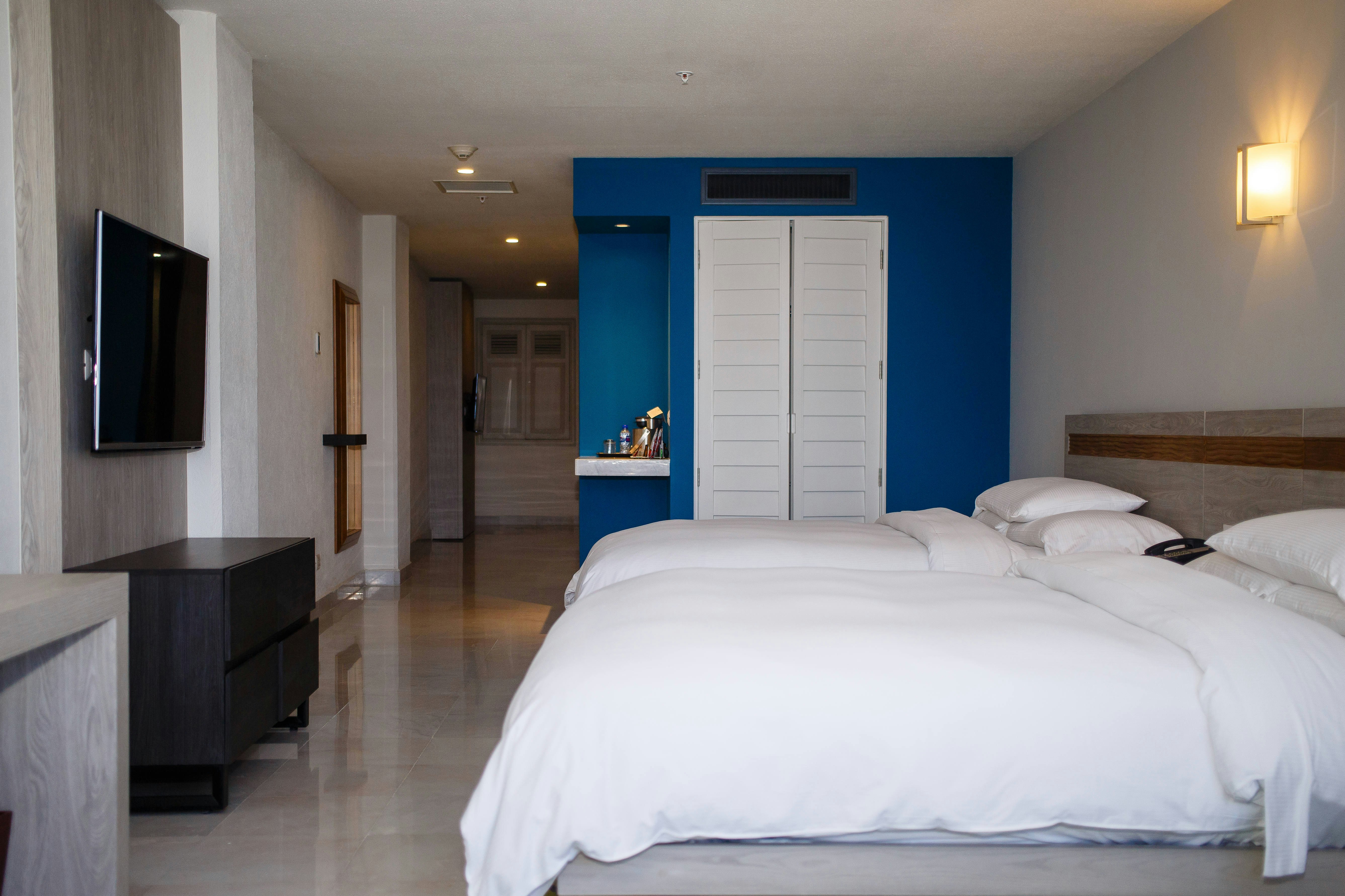 ROOM, 2 DOUBLE BEDS, INTERIOR VIEW