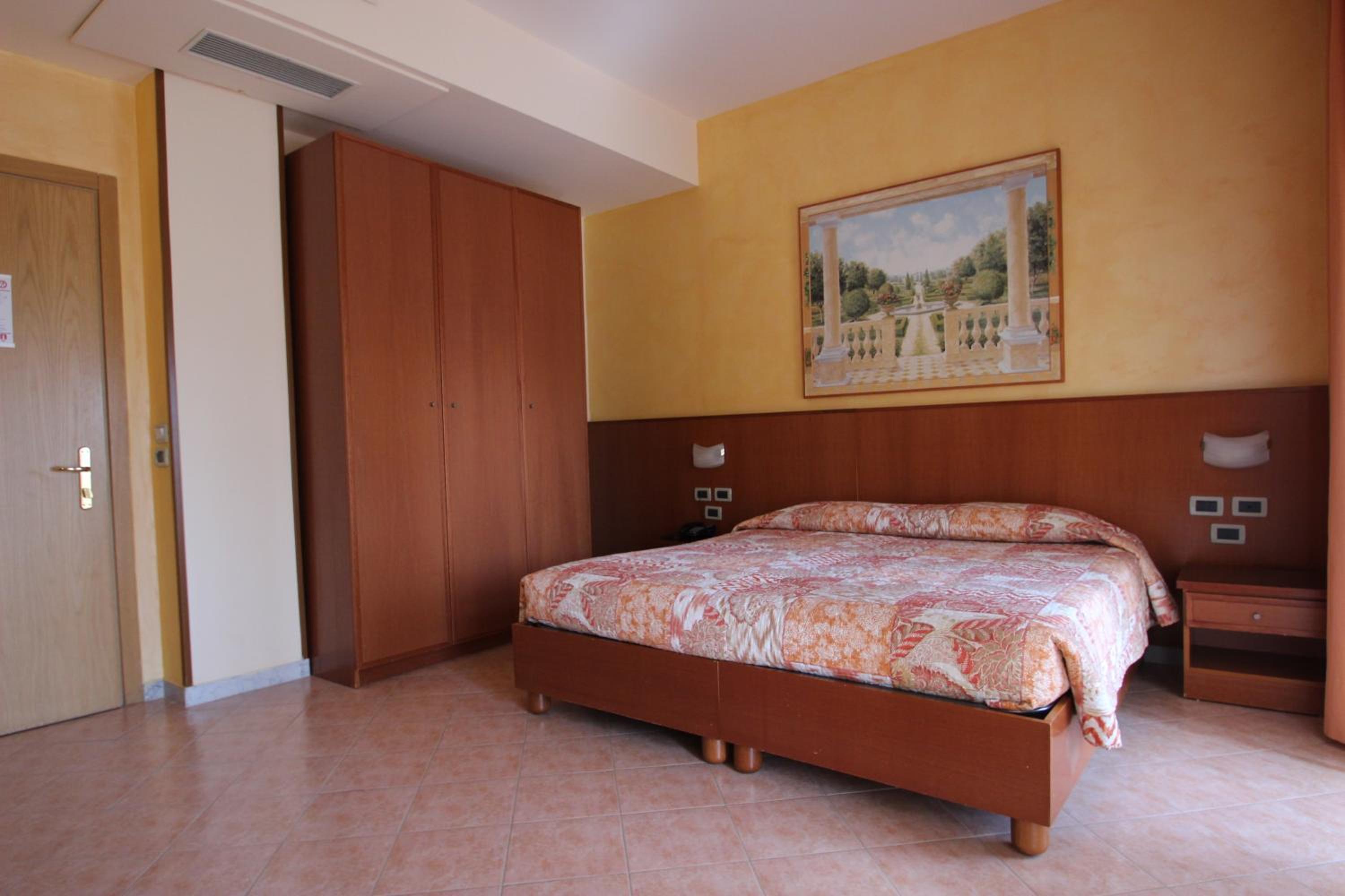 Hotel Oasi Dei Discepoli 11/61