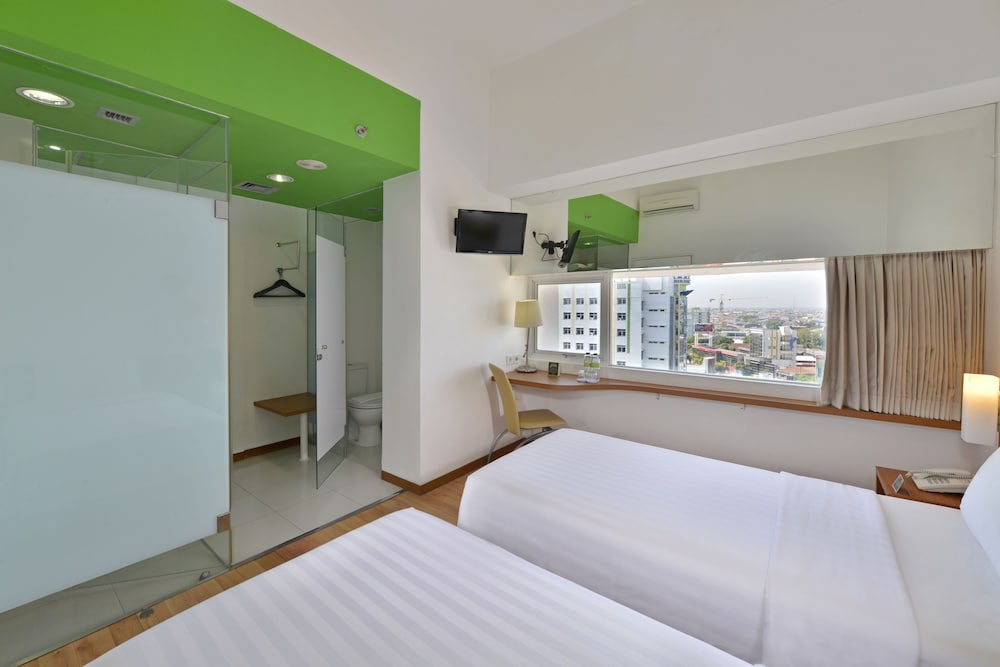 Whiz Hotel Pemuda Semarang 5/44