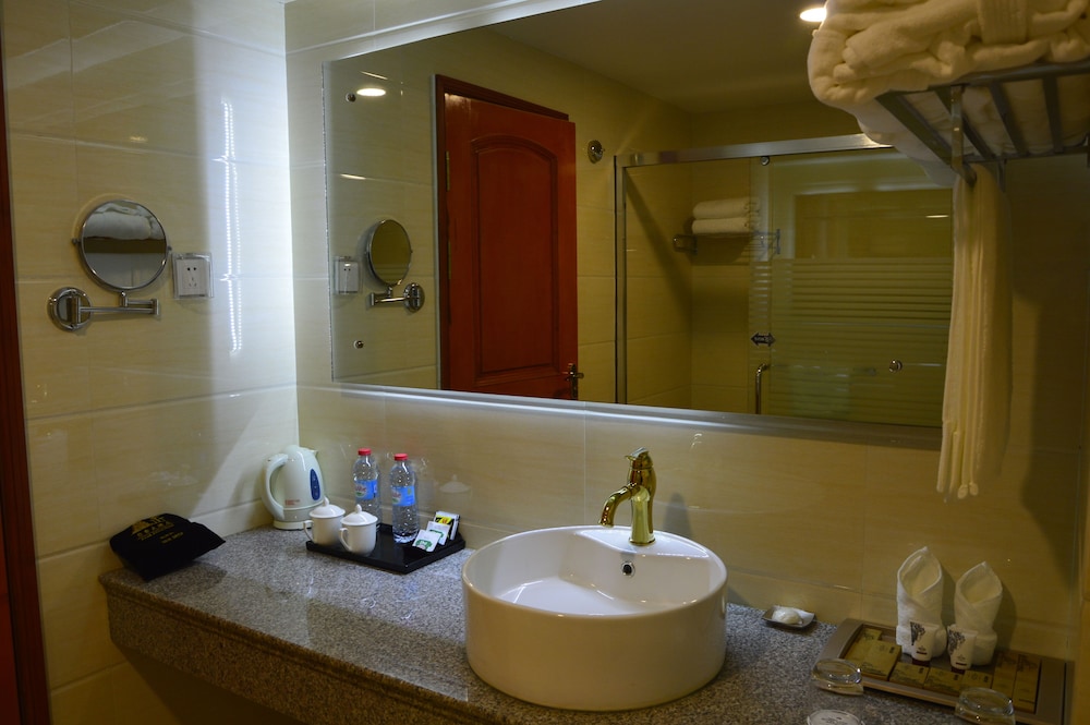 Asia and Africa Hotel 31/32