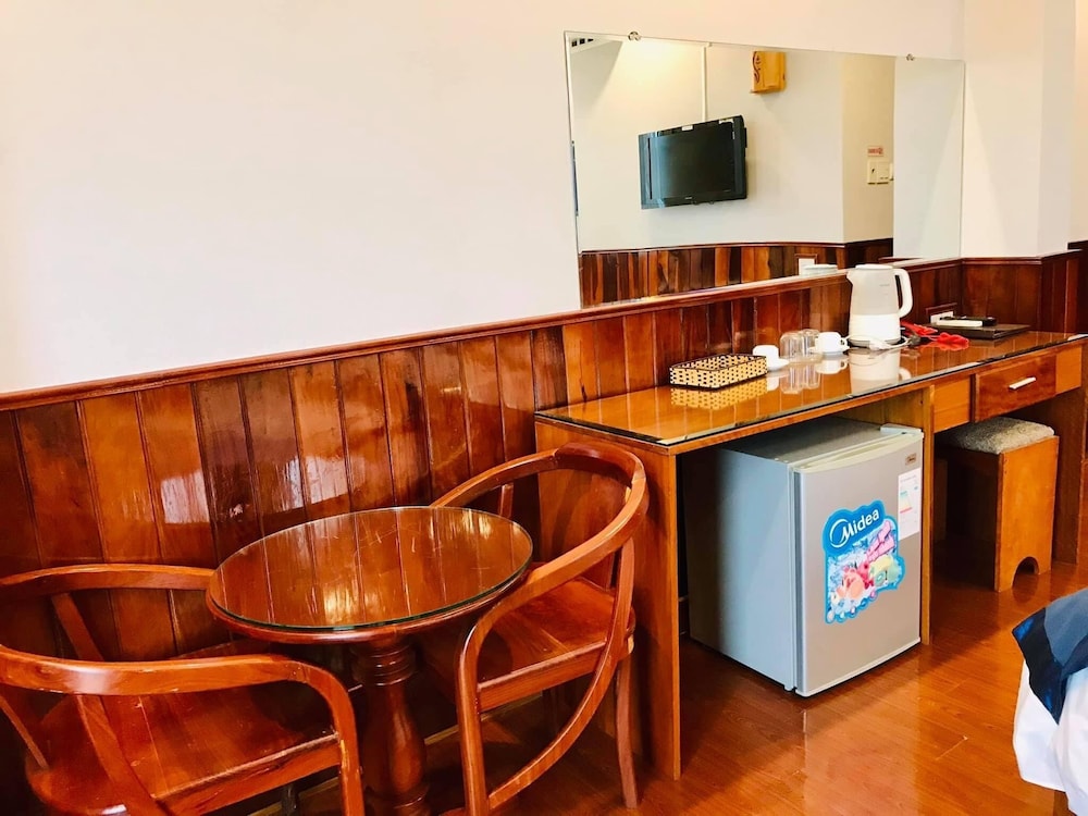 Hong Ngoc Hotel 30/32