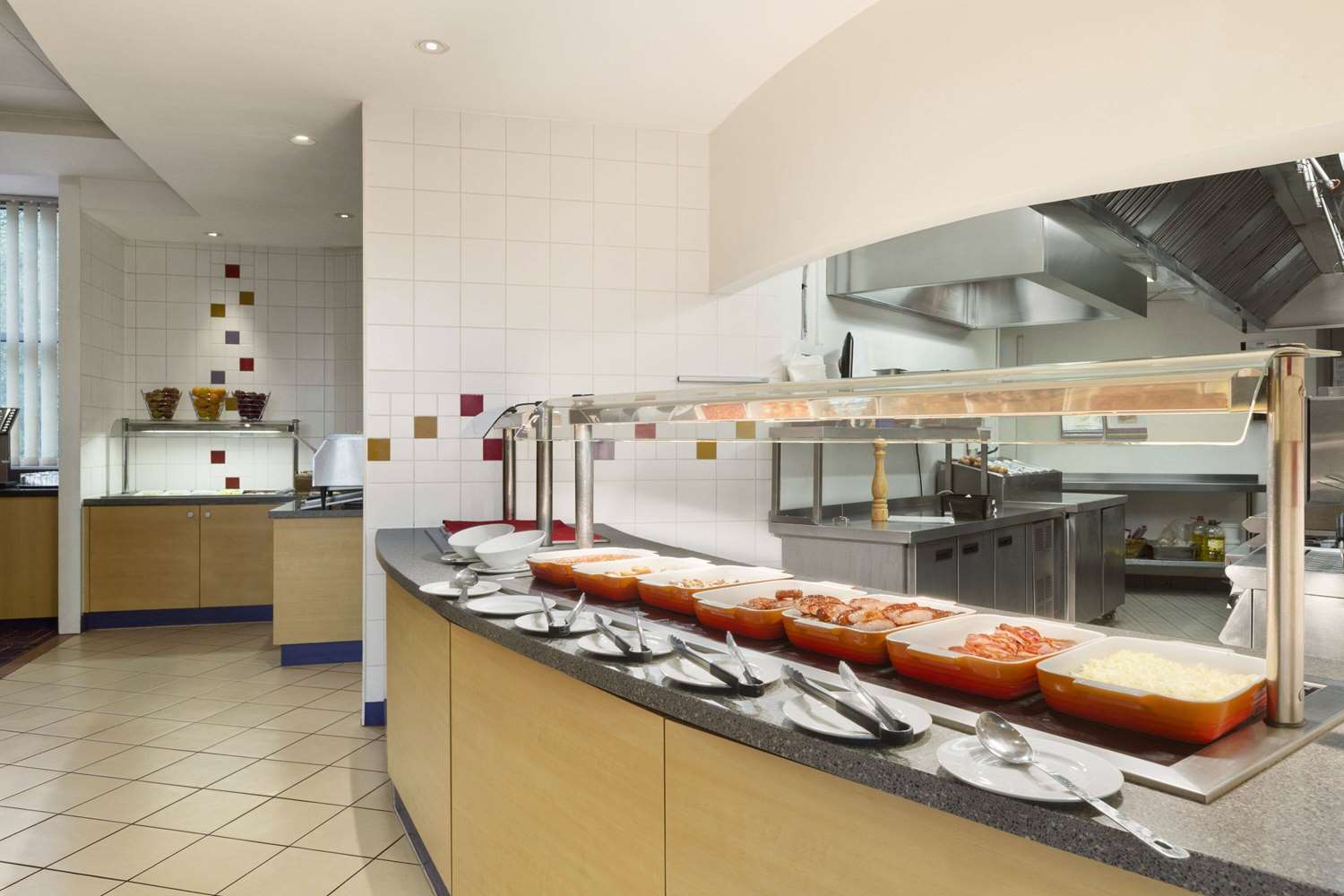 Ramada by Wyndham London North M1 40/40
