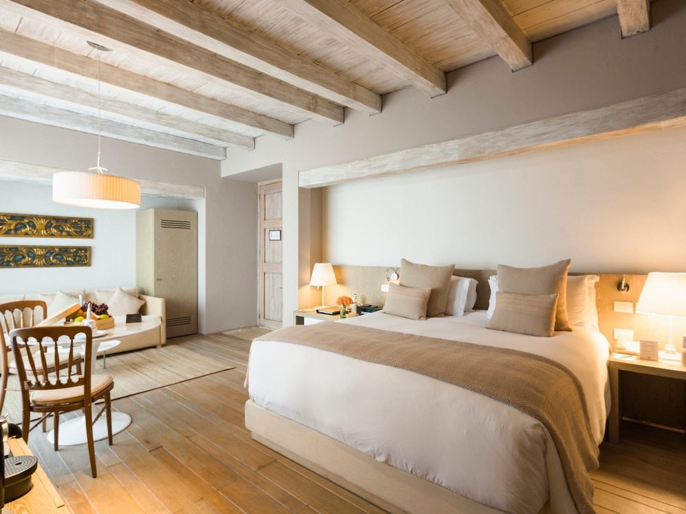Colonial, Junior Suite, King Bed