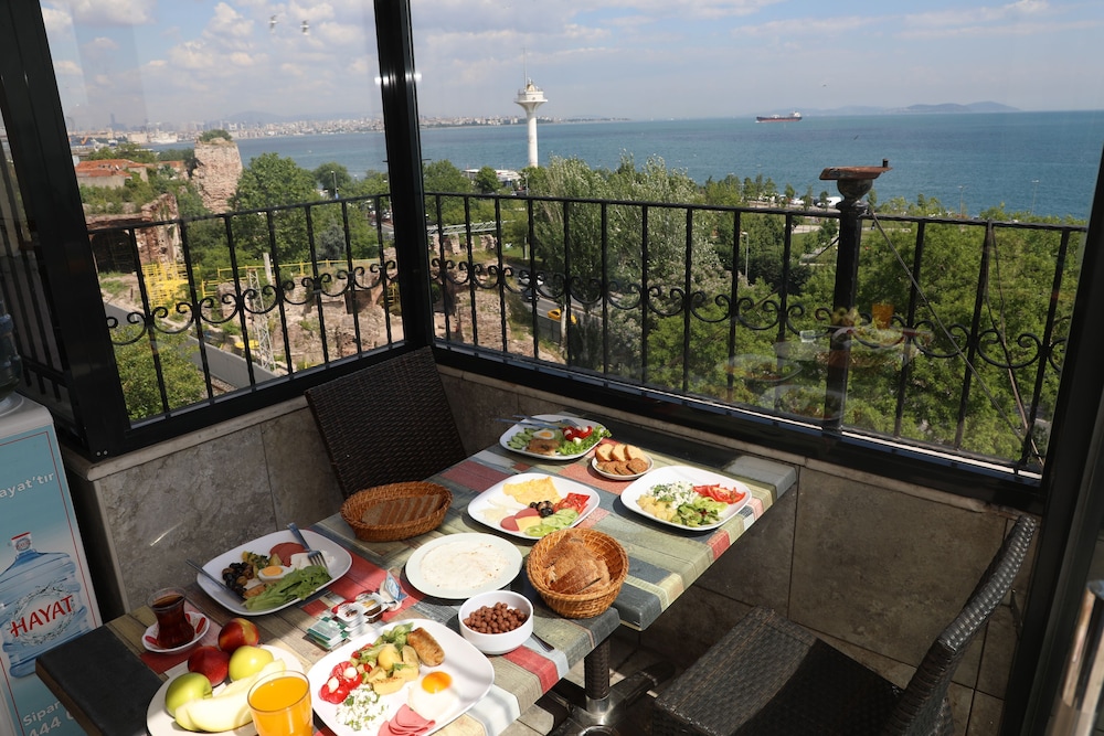 Sea House Suites 36/50