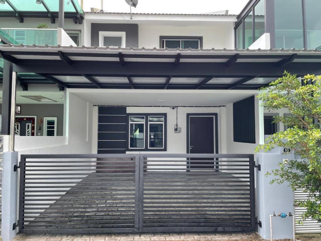 Dreamscape Apartment At Golden Hill 3/66