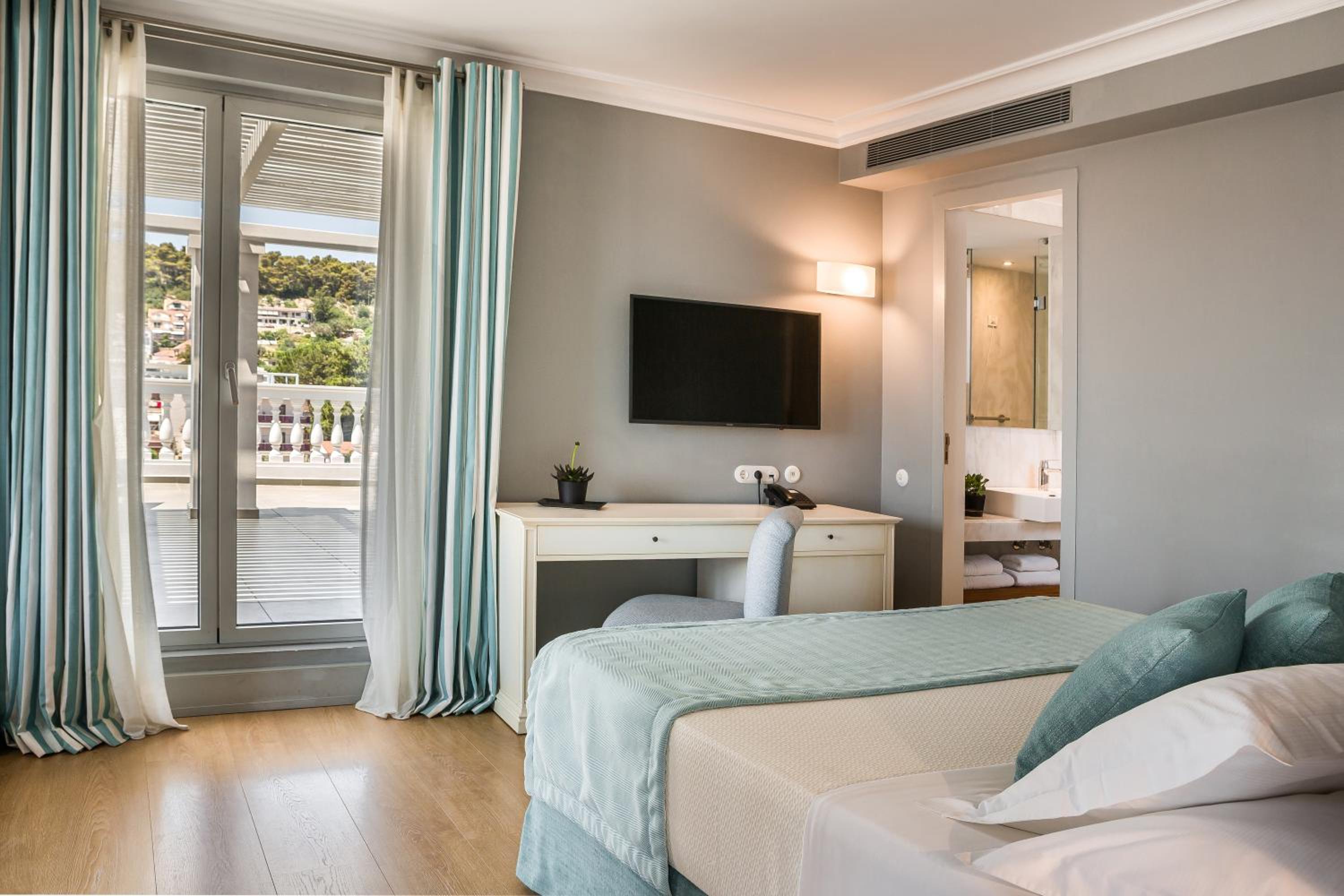 Master, Suite, Panoramic Sea View, Outdoor Jetted Tub