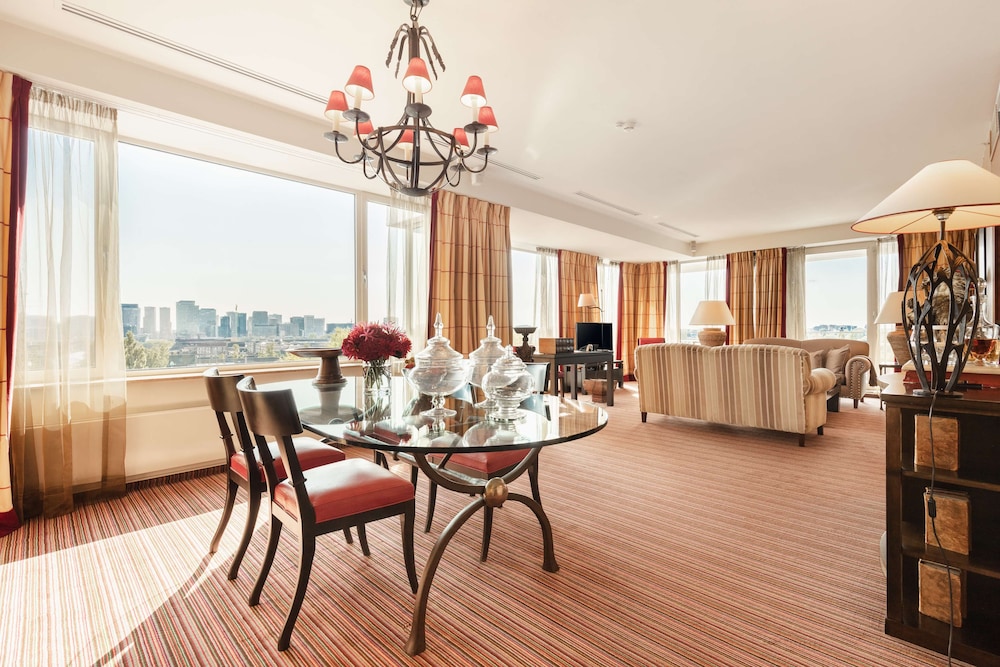 Hilton Amsterdam 54/61