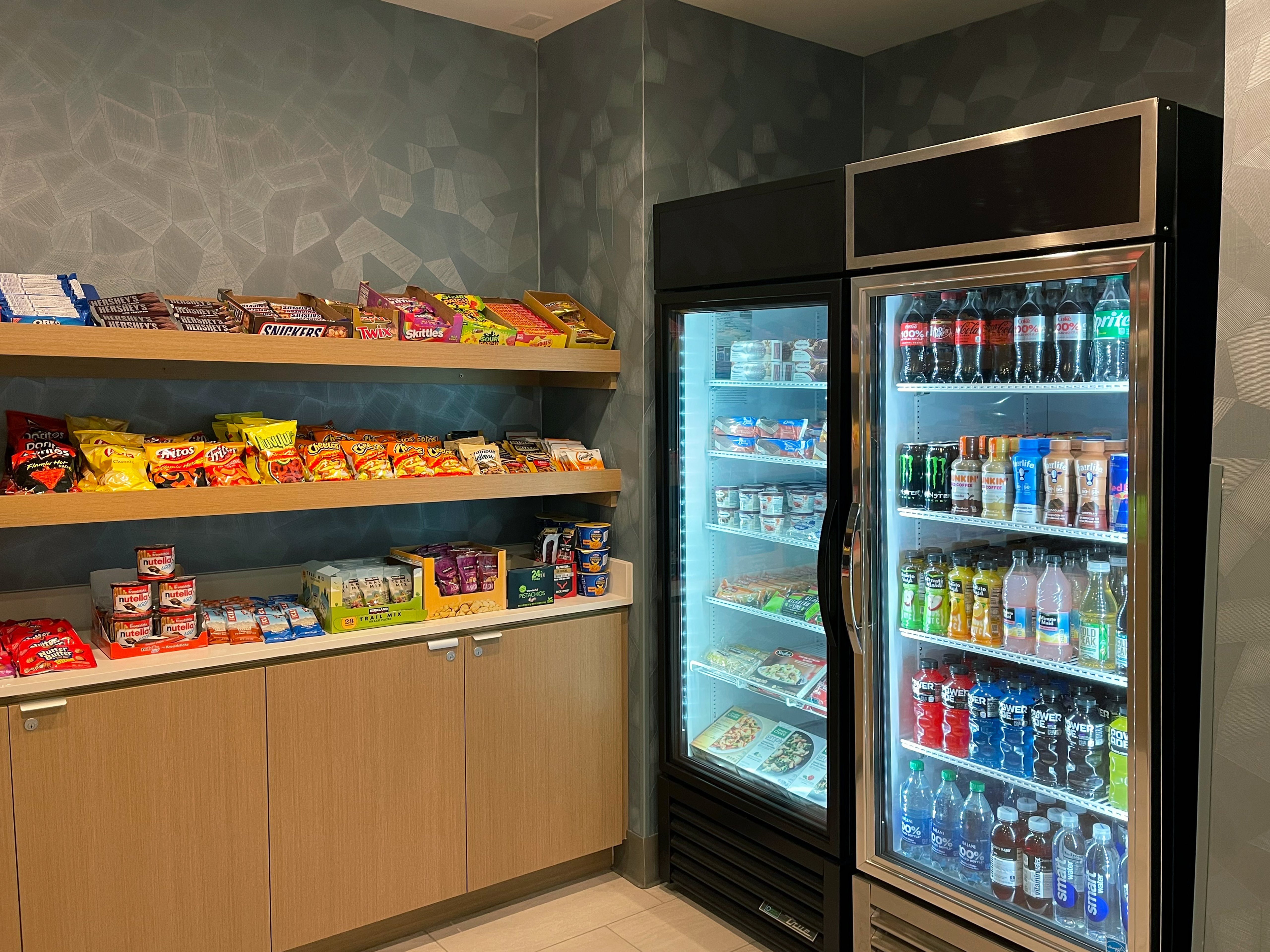 Holiday Inn Express & Suites - Hollister, an IHG Hotel 6/40
