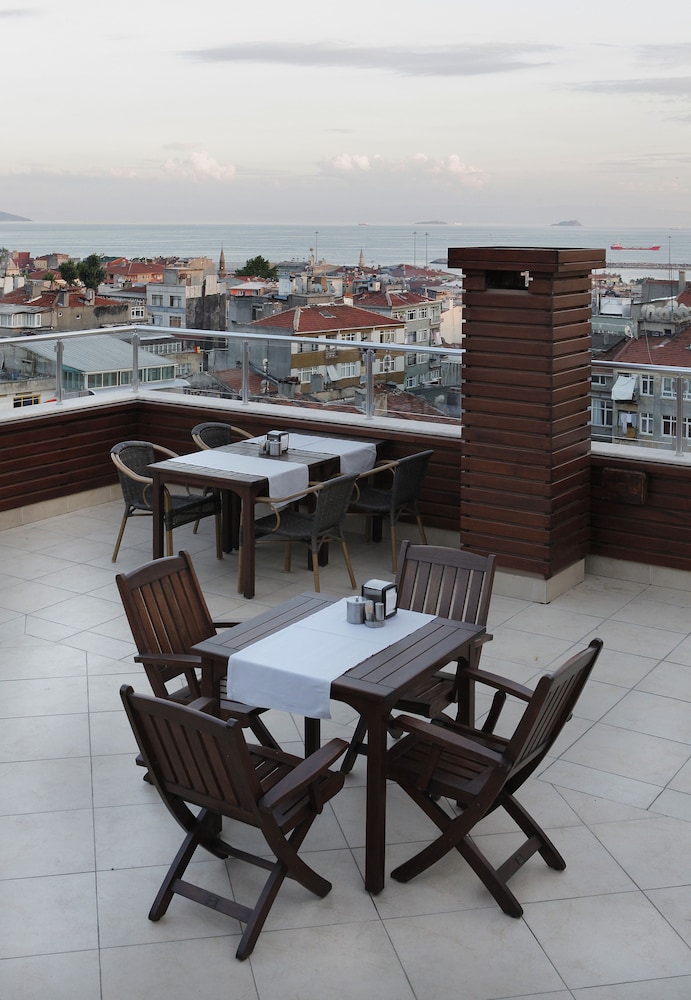 Nanda Hotel 46/63