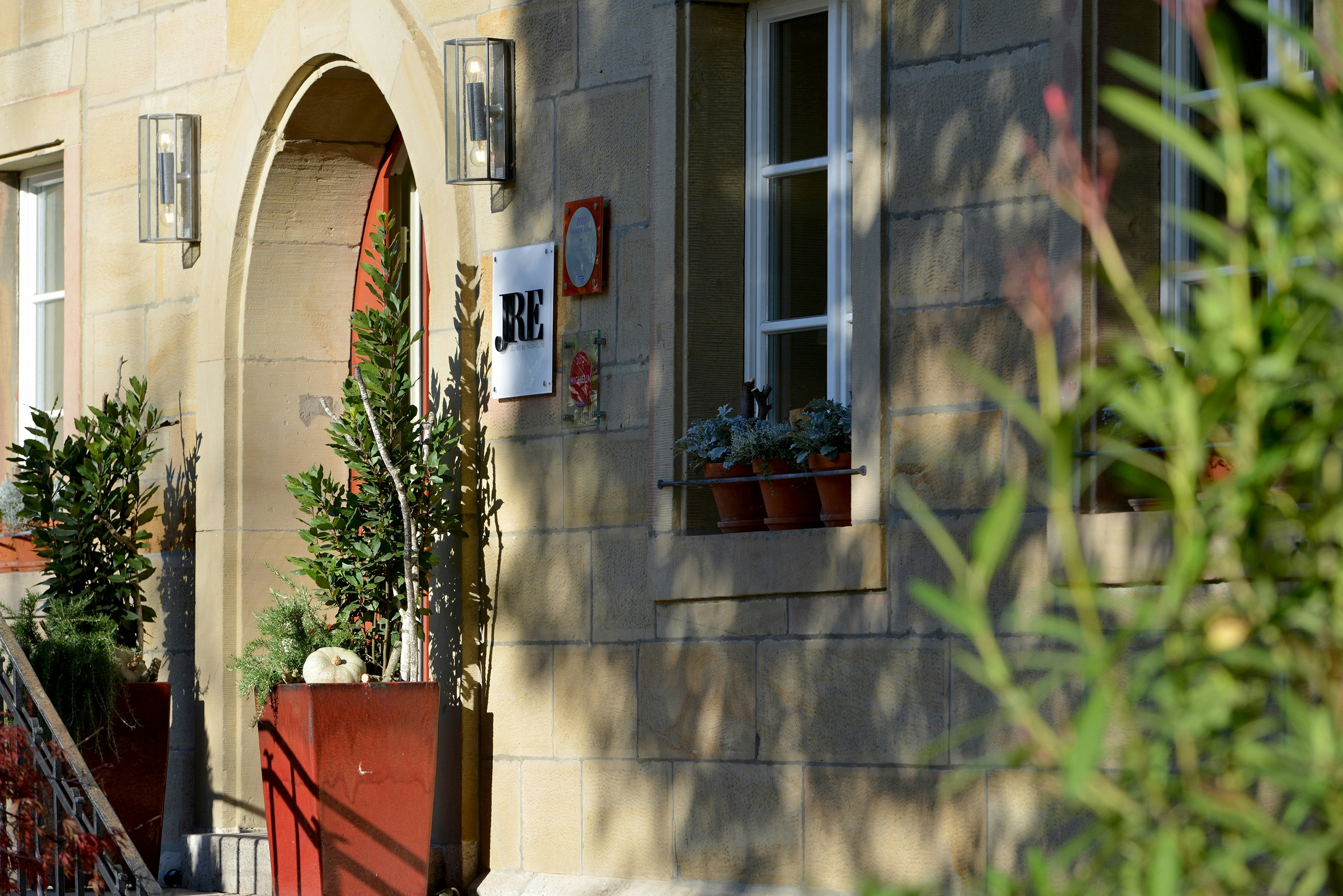 Villa Mittermeier Hotel & Restaurant 67/72