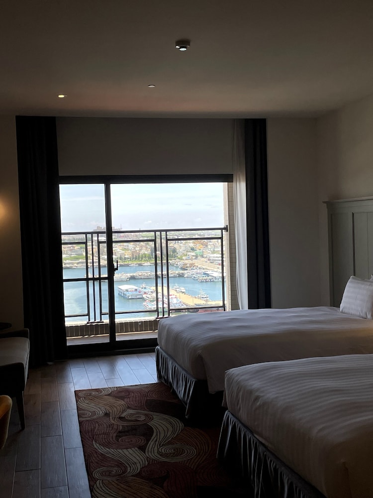 Discovery Hotel 21/65