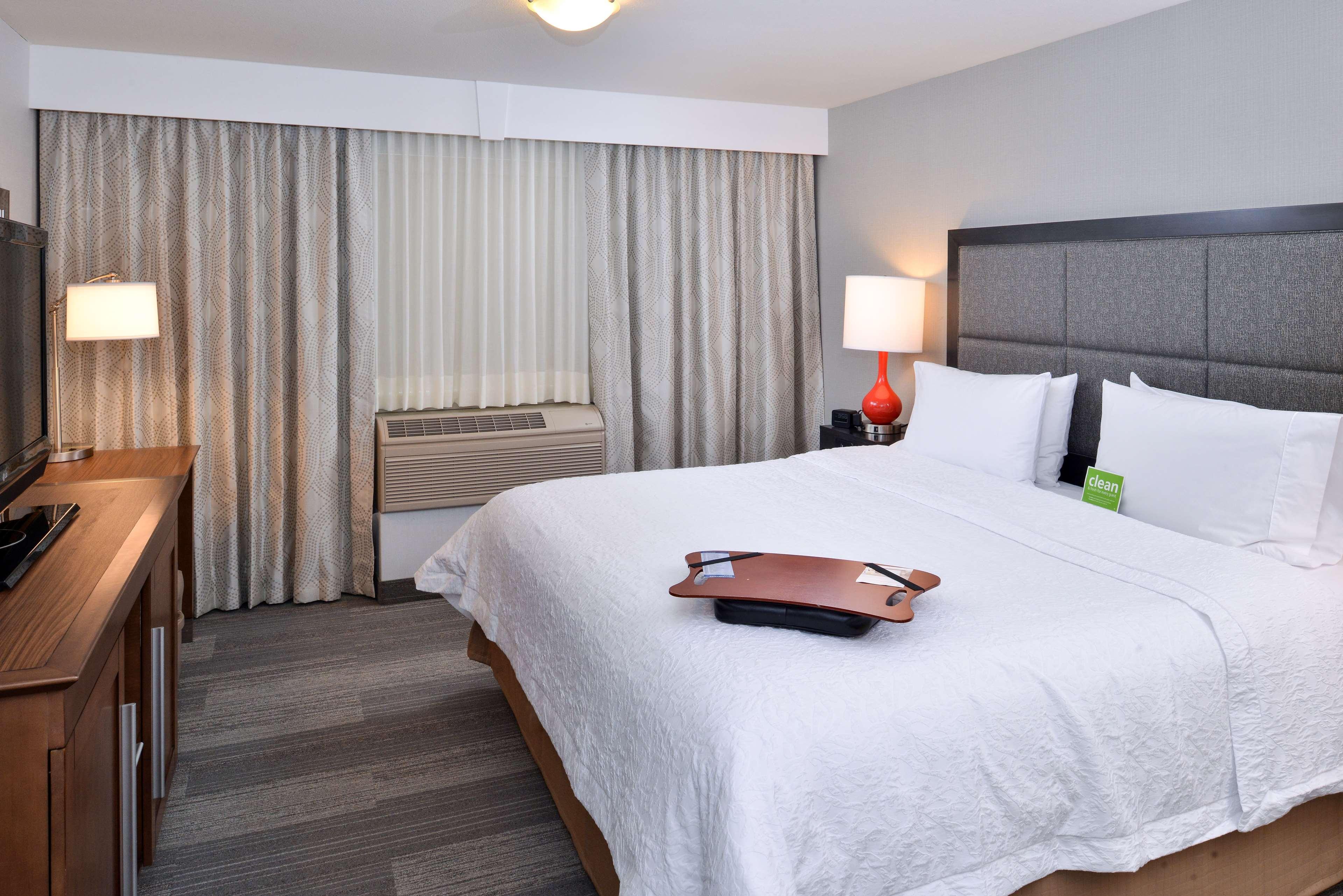 1 BEDROOM, SUITE, KING BED, KITCHEN