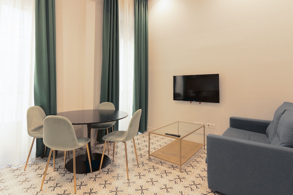 Apartamentos Teatro by Be Alicante 31/43