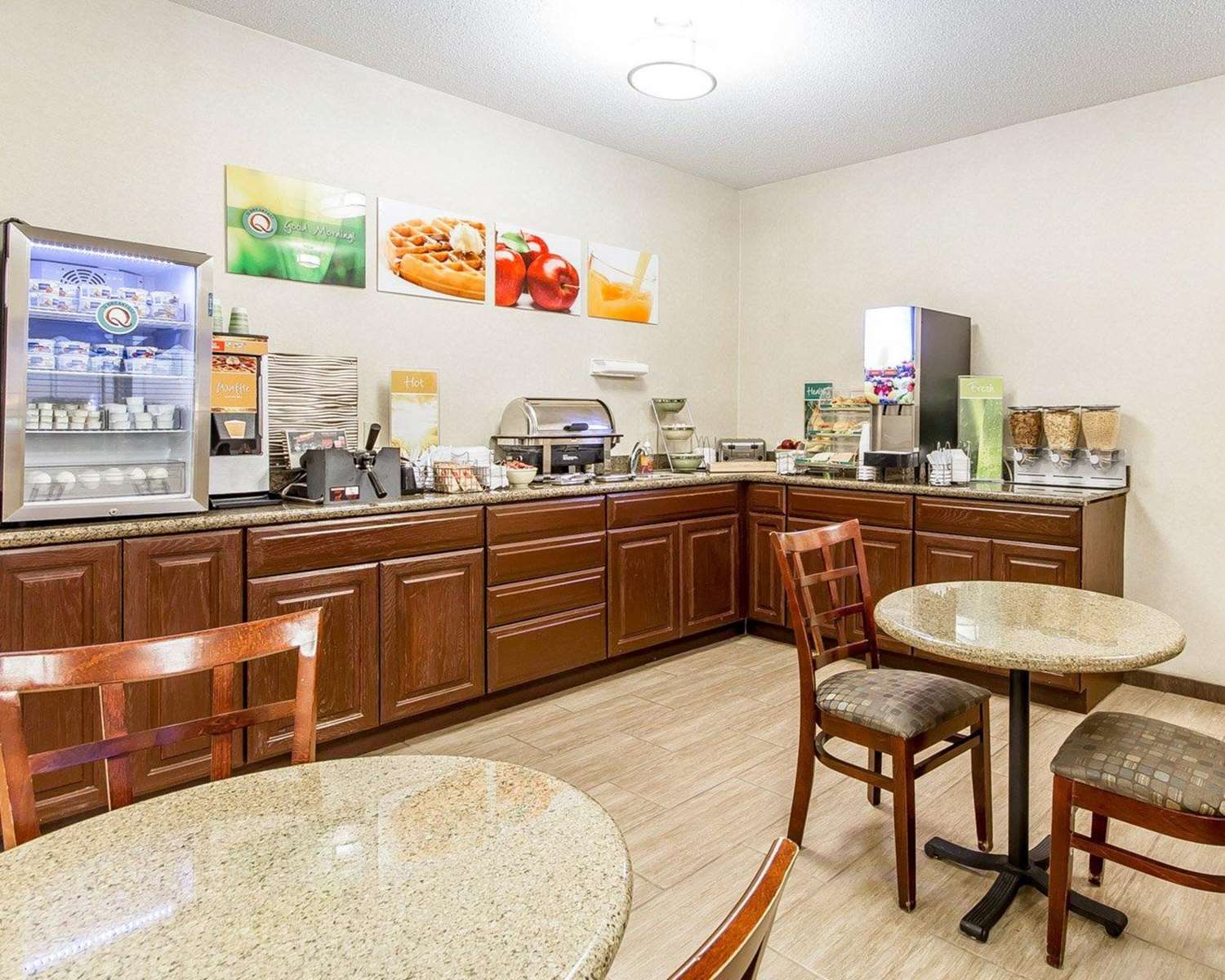 Quality Inn & Suites Eau Claire University Area 24/27