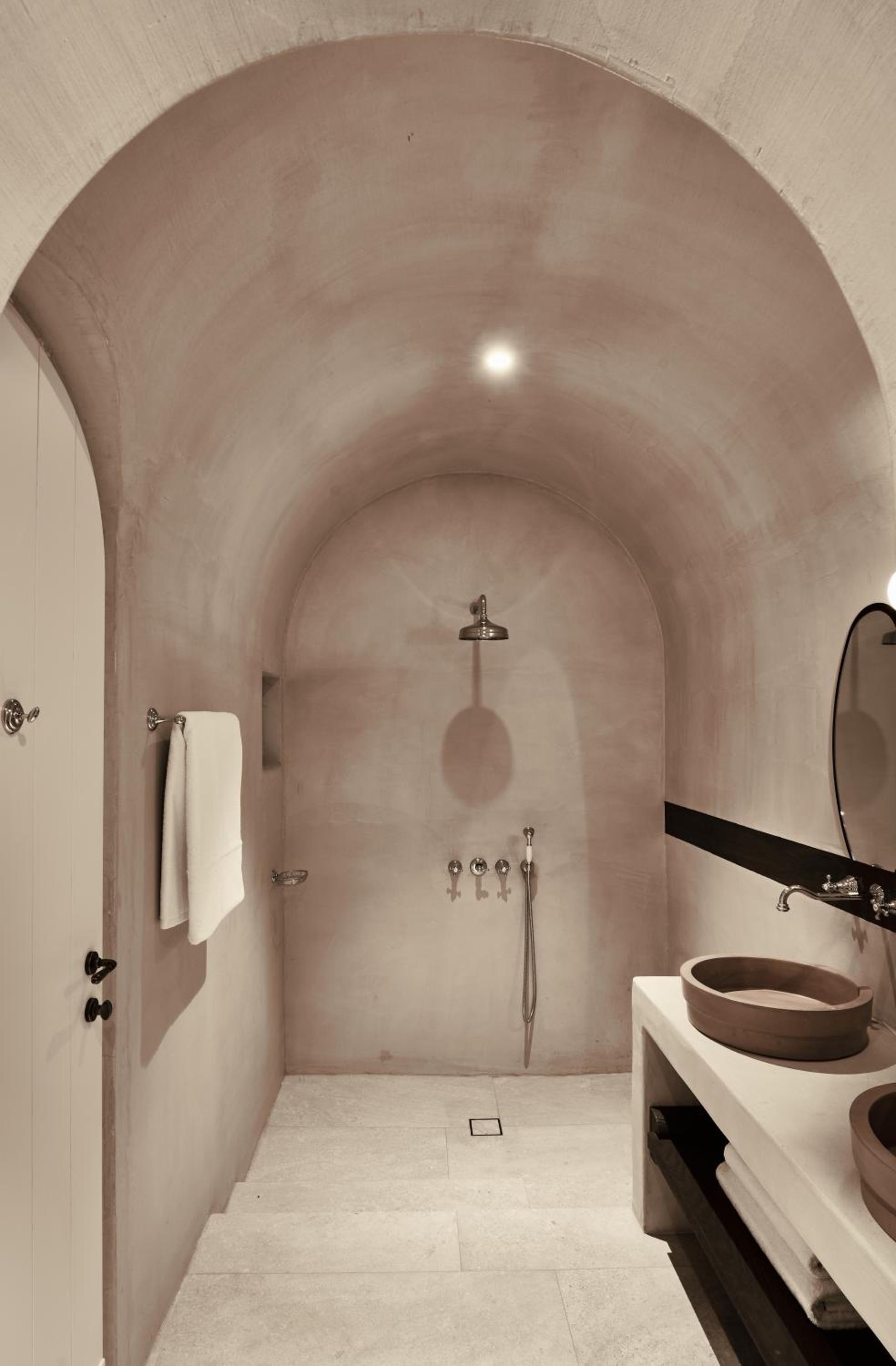 جناح بمسبح خاص، Istoria Hotel 3/3