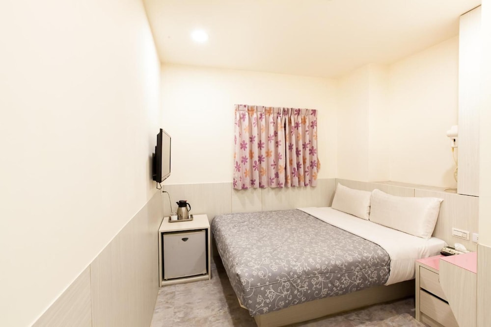 Ruei Gung Business Hotel 16/48