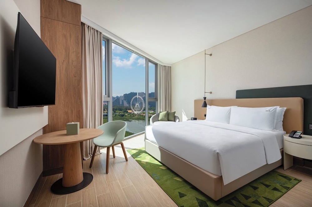 Holiday Inn Beihai Silver Beach by IHG 9/36