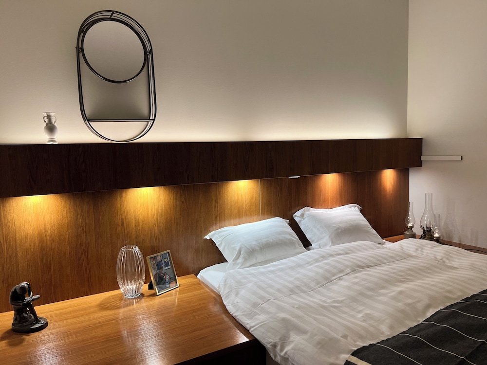 Basic, Twin Beds, Valley View
