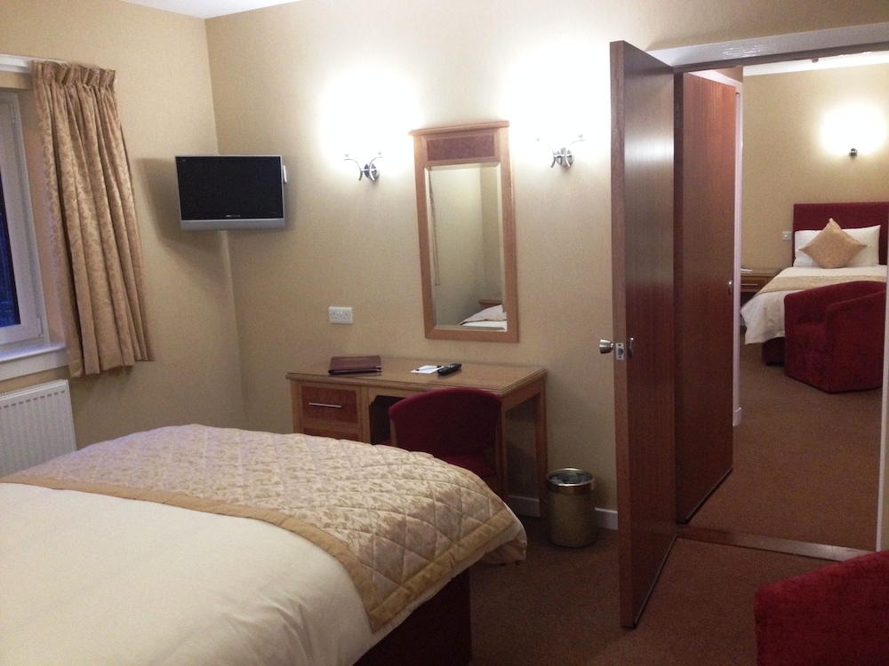 Laichmoray Hotel 24/63