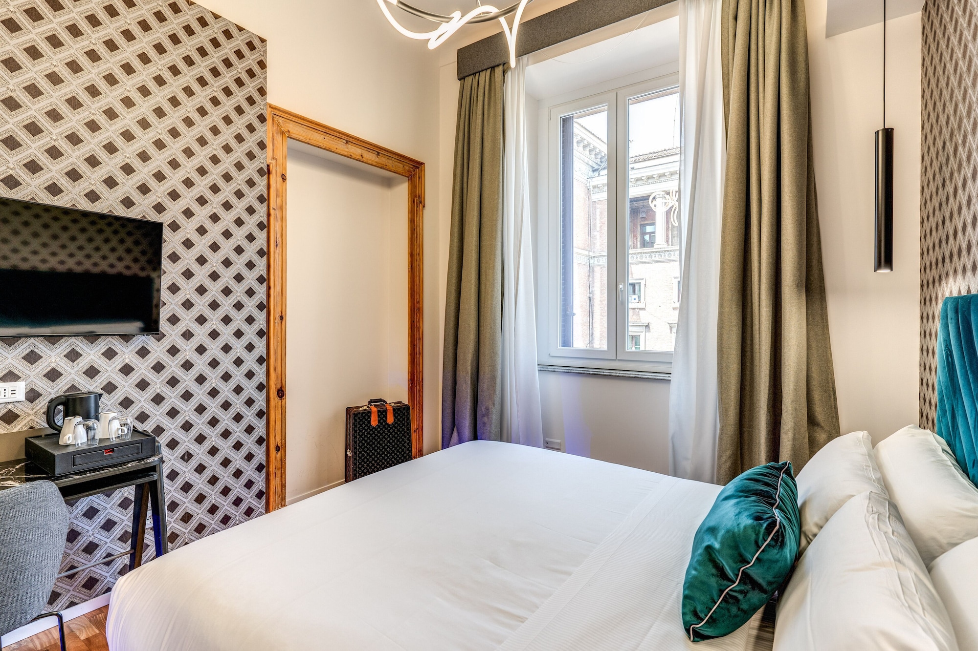 ROOM, KING BED, QUEEN BED