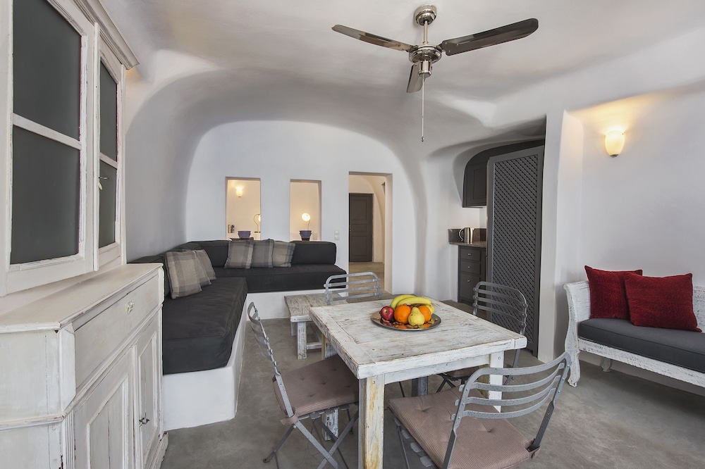 Theodora Suites - Adults Only 29/48