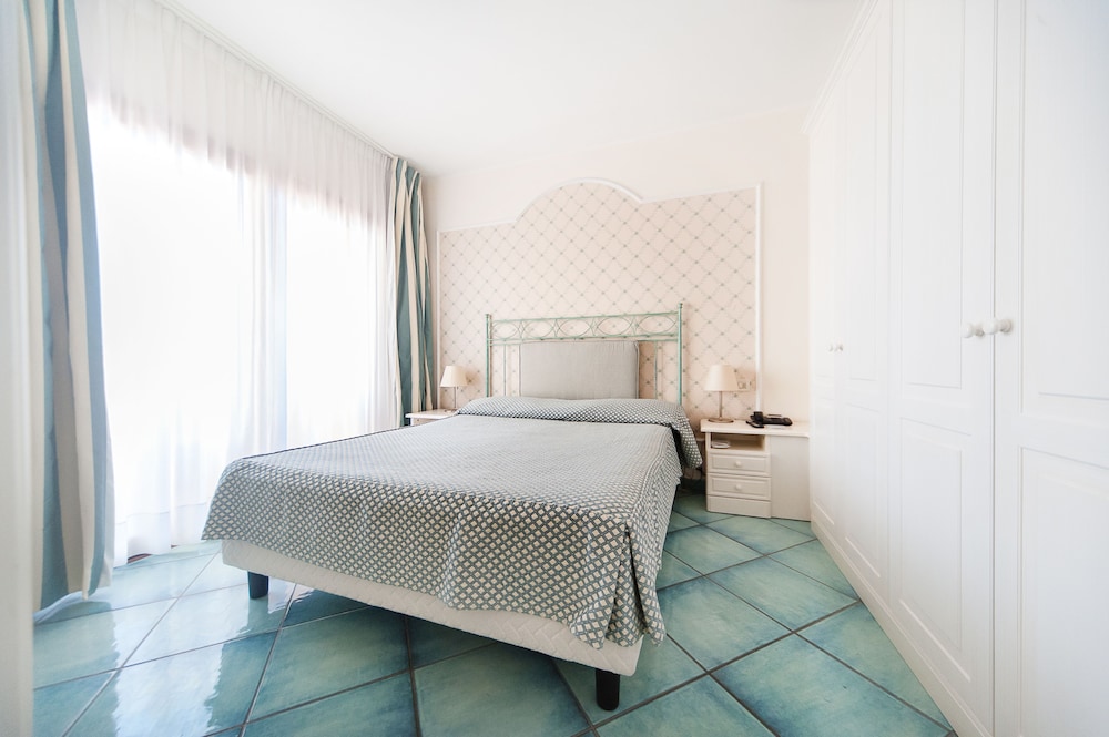 Hotel Santa Gilla 14/66