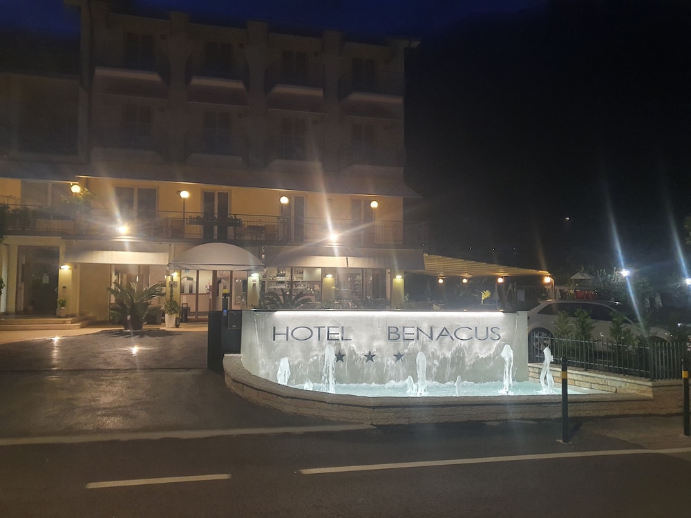 Eco Hotel Benacus 5/50