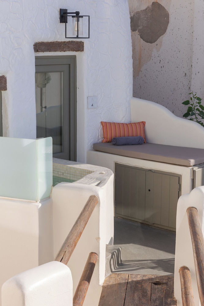 Aperto Suites - Adults Only 41/50