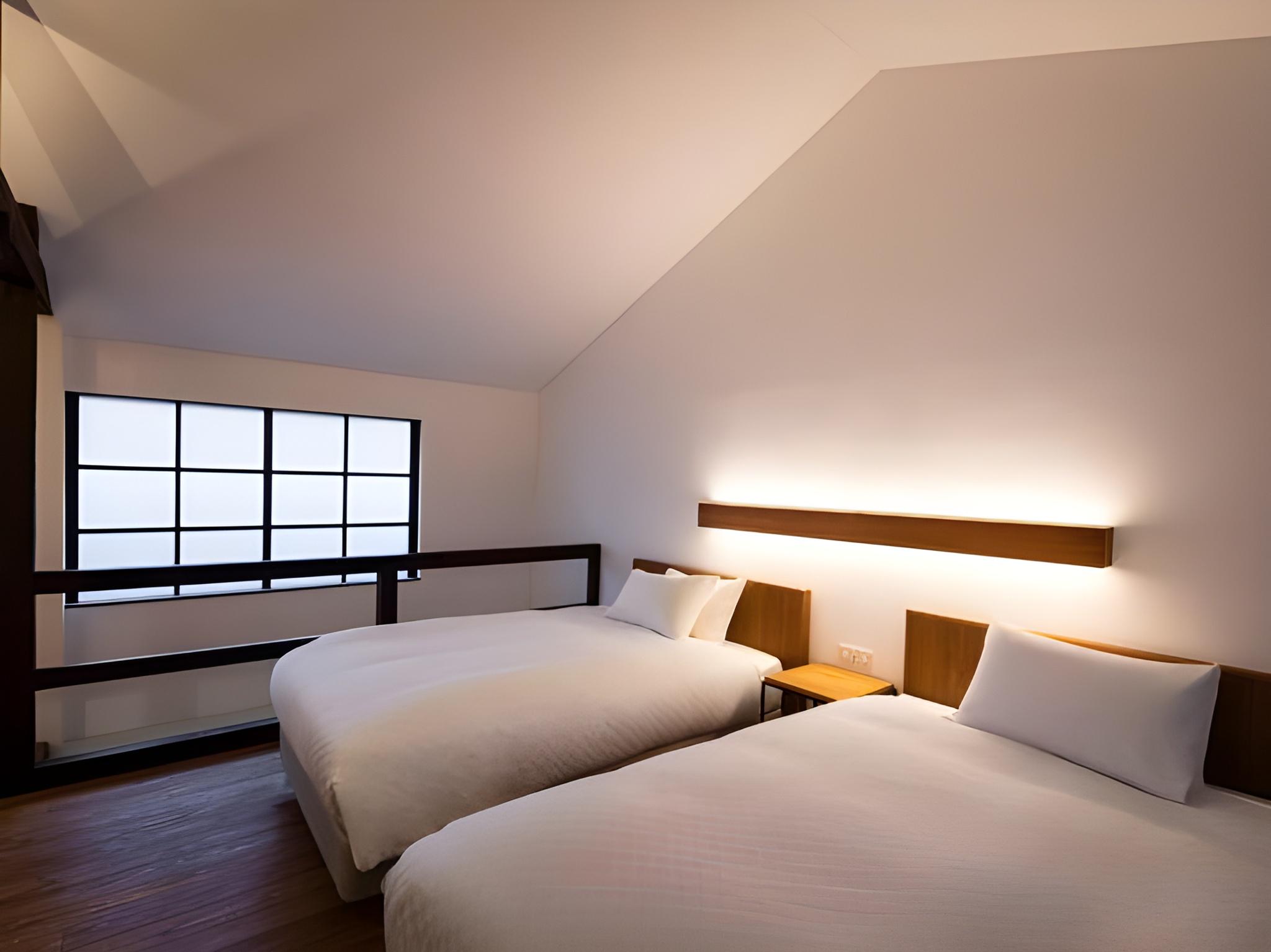 Town House, Twin Beds, King and Twin Beds