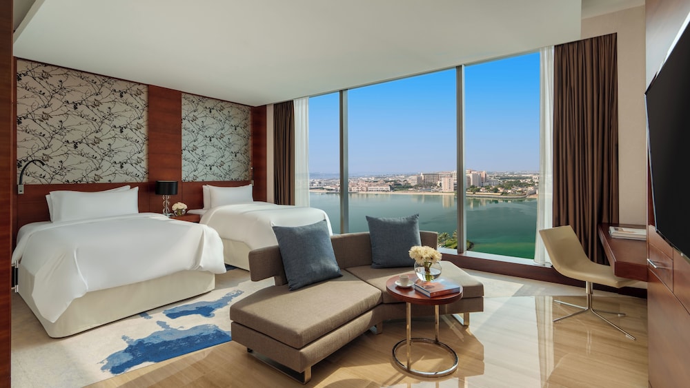 FAIRMONT, 2 QUEEN BEDS, CREEK VIEW