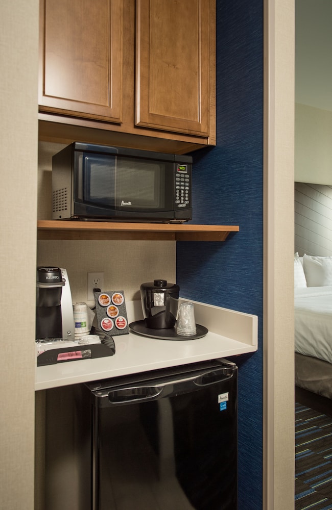 Holiday Inn Express And Suites Rock Falls 35/47